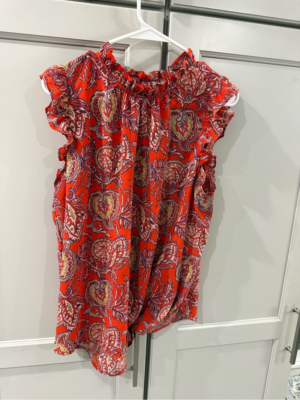 Red Paisley Ruffle Neck Sleeveless Top woman’s size XL